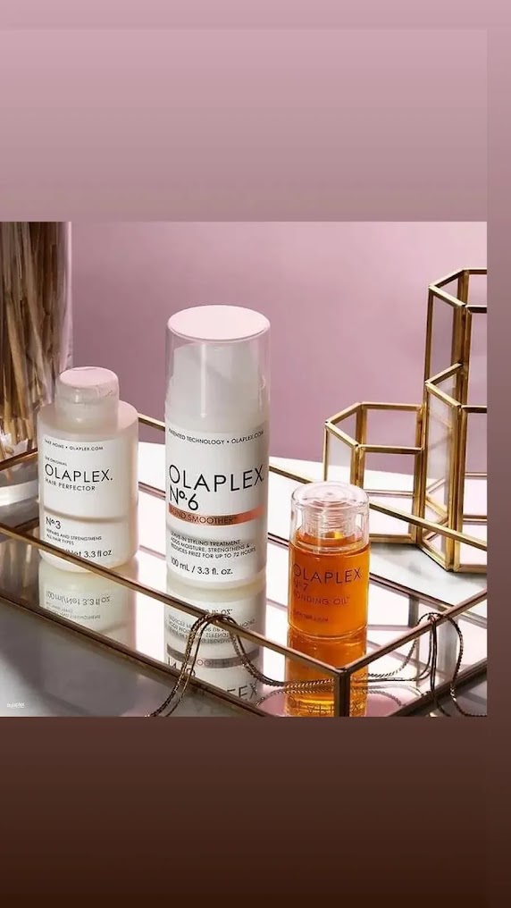 Productos Olaplex disponibles en el estudio